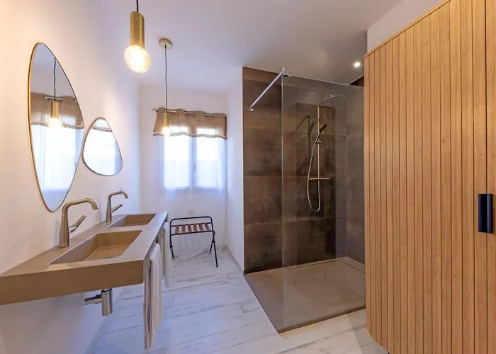 La Manufacture D'oriano Les Nuits Au Village Montegrosso